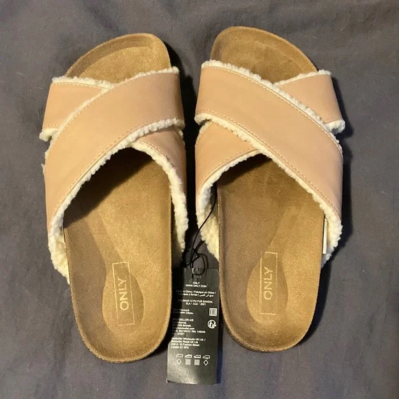 Only Sandals - Picture 1 of 3